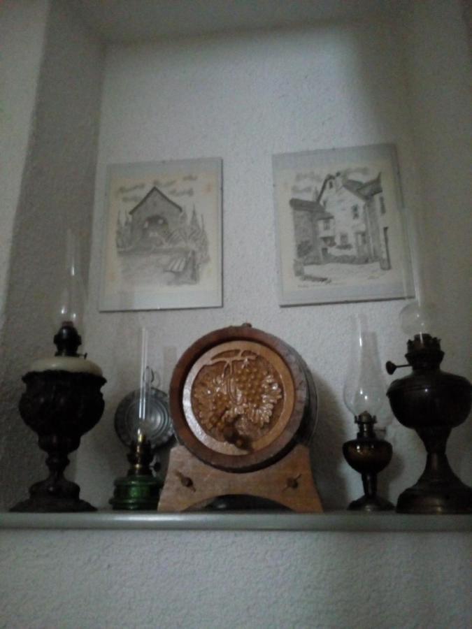 Ferienwohnung Ehlen Im Alten Winzerhaus زلتنغن راختخ المظهر الخارجي الصورة