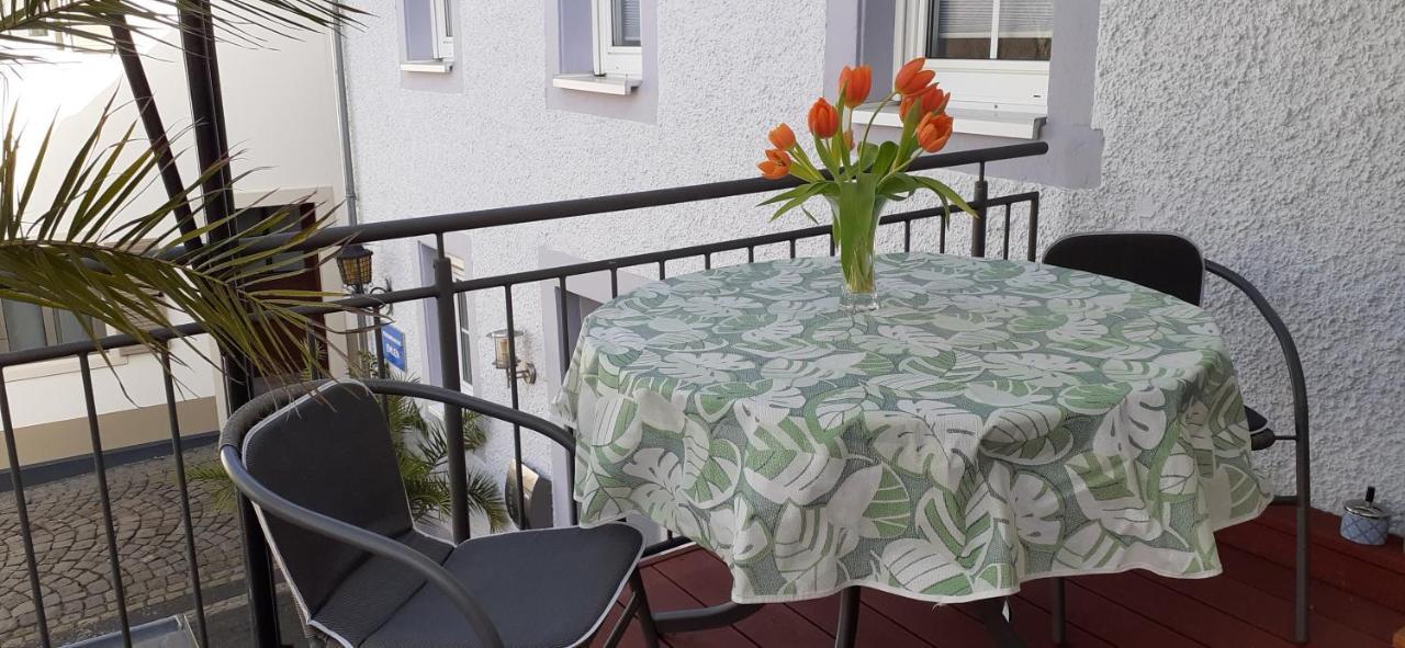 Ferienwohnung Ehlen Im Alten Winzerhaus زلتنغن راختخ المظهر الخارجي الصورة