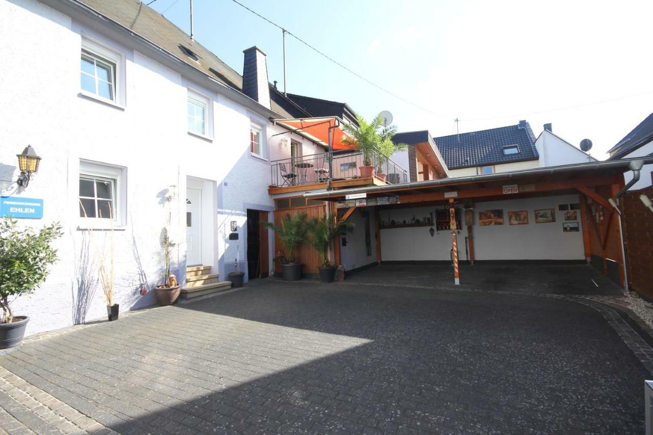 Ferienwohnung Ehlen Im Alten Winzerhaus زلتنغن راختخ المظهر الخارجي الصورة
